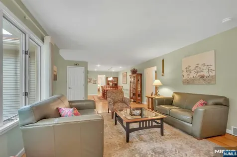 9 Ryerson Avenue Oakland NJ 07436