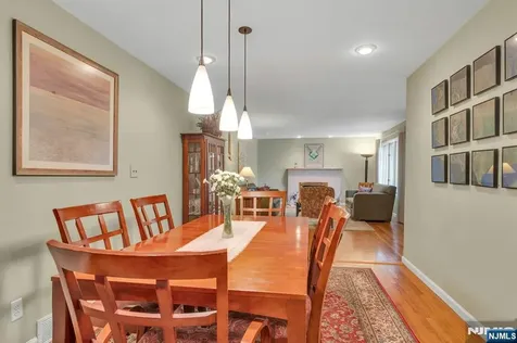 9 Ryerson Avenue Oakland NJ 07436