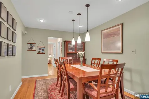 9 Ryerson Avenue Oakland NJ 07436