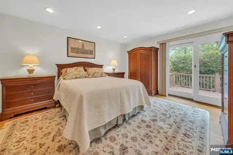 9 Ryerson Avenue Oakland NJ 07436