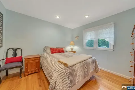 9 Ryerson Avenue Oakland NJ 07436