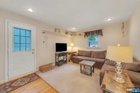 9 Ryerson Avenue Oakland NJ 07436
