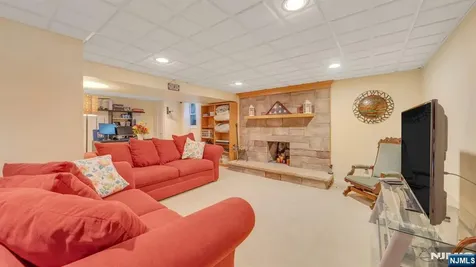 9 Ryerson Avenue Oakland NJ 07436