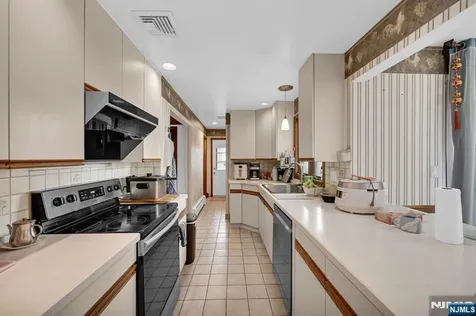 699 Shore Road West Milford NJ 07421