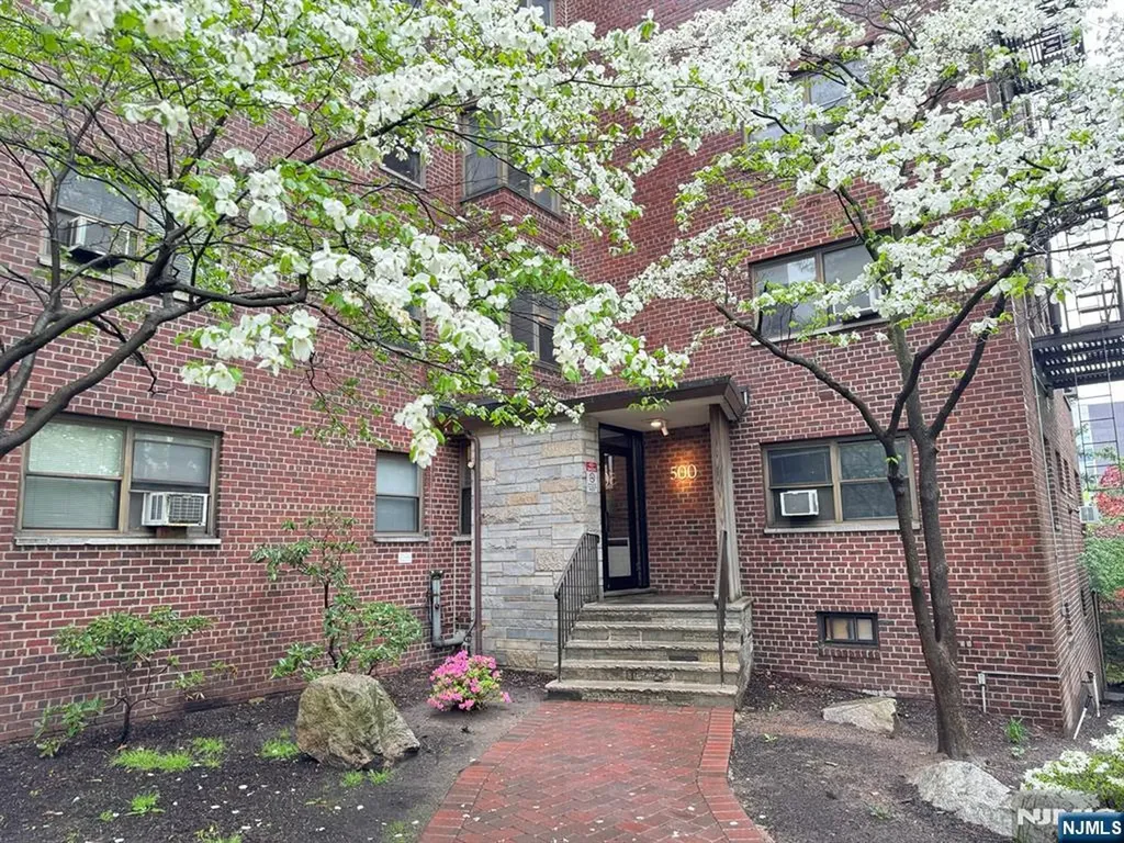 500 Linwood Drive Fort Lee NJ 07024