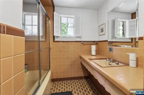 25 Carnot Avenue Woodcliff Lake NJ 07677