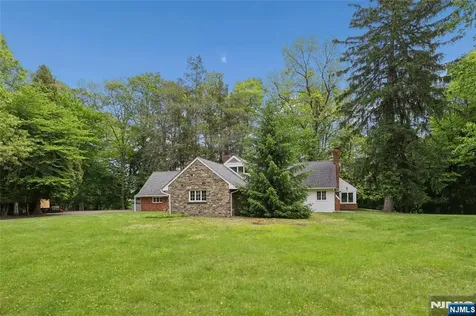 25 Carnot Avenue Woodcliff Lake NJ 07677