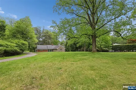 25 Carnot Avenue Woodcliff Lake NJ 07677