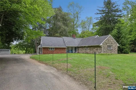 25 Carnot Avenue Woodcliff Lake NJ 07677