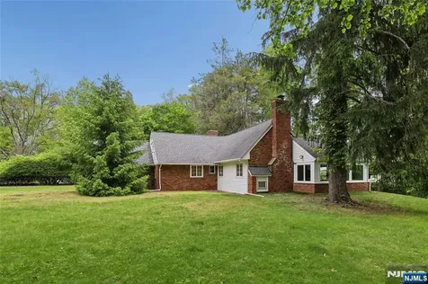 25 Carnot Avenue Woodcliff Lake NJ 07677