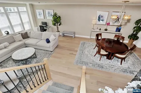 32 Melody Lane Upper Saddle River NJ 07458