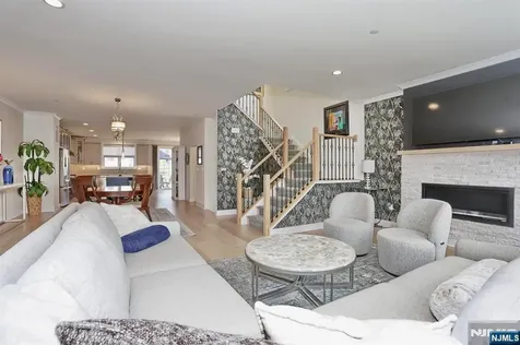 32 Melody Lane Upper Saddle River NJ 07458