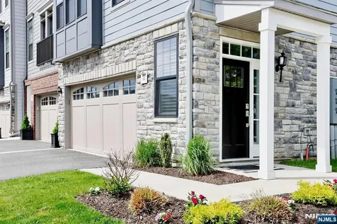 32 Melody Lane Upper Saddle River NJ 07458