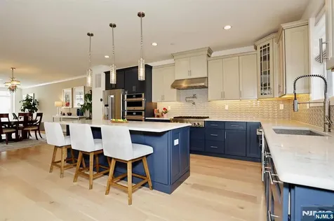 32 Melody Lane Upper Saddle River NJ 07458
