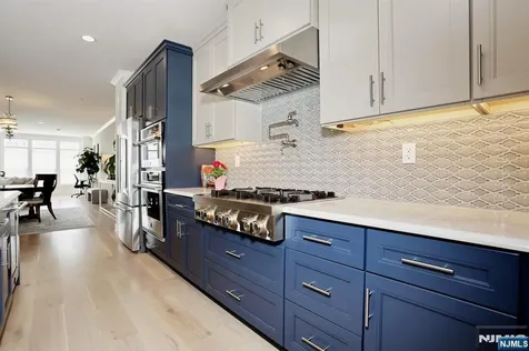 32 Melody Lane Upper Saddle River NJ 07458