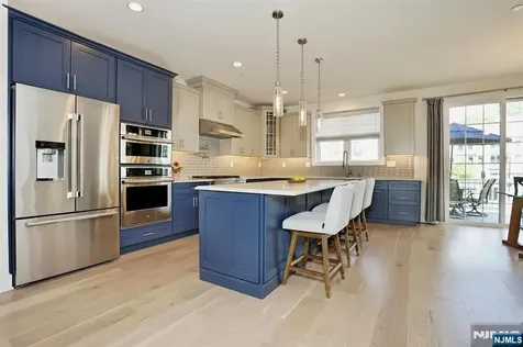 32 Melody Lane Upper Saddle River NJ 07458