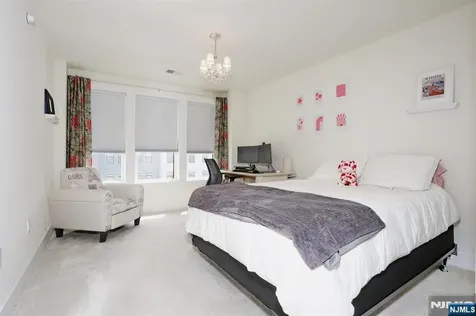 32 Melody Lane Upper Saddle River NJ 07458