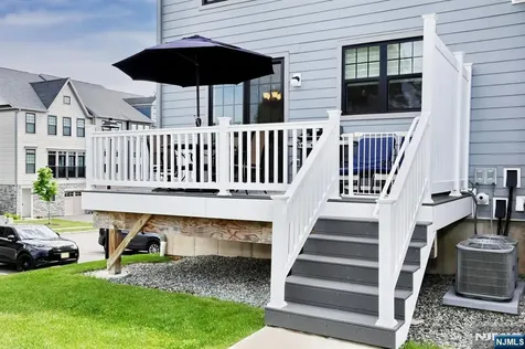 32 Melody Lane Upper Saddle River NJ 07458