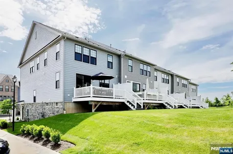 32 Melody Lane Upper Saddle River NJ 07458