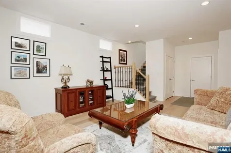 32 Melody Lane Upper Saddle River NJ 07458