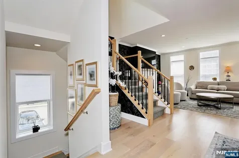 32 Melody Lane Upper Saddle River NJ 07458