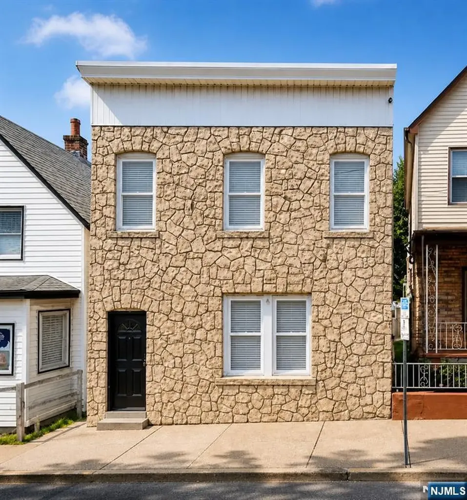 714 Catherine Street Perth Amboy NJ 08861