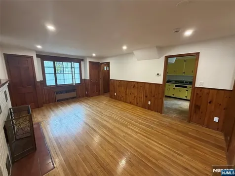 323 Bridge Plaza Fort Lee NJ 07024