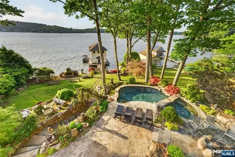 501 Windemere Avenue Mount Arlington Boro NJ 07856