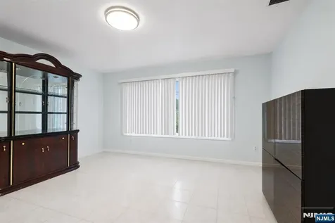 364 Broad Street Carlstadt NJ 07072
