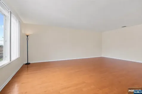 364 Broad Street Carlstadt NJ 07072
