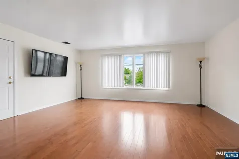 364 Broad Street Carlstadt NJ 07072
