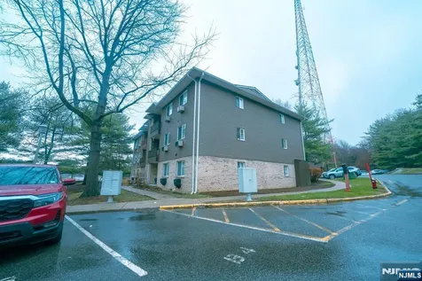 208 Federal Hill Road Pompton Lakes NJ 07442