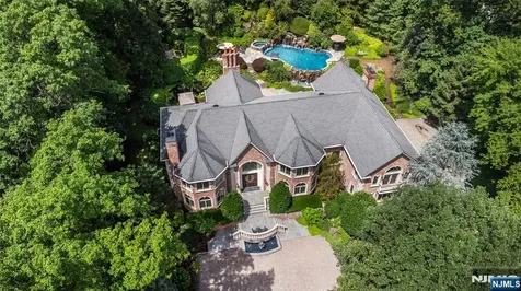 6 Adams Road Saddle River NJ 07458