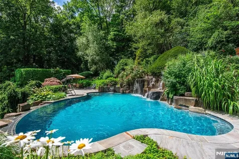 6 Adams Road Saddle River NJ 07458