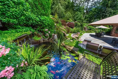 6 Adams Road Saddle River NJ 07458