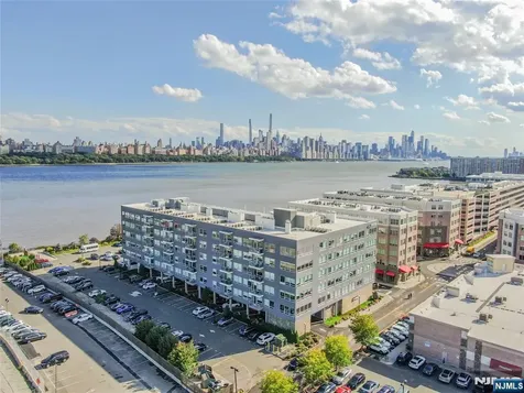 15 Somerset Lane Edgewater NJ 07020