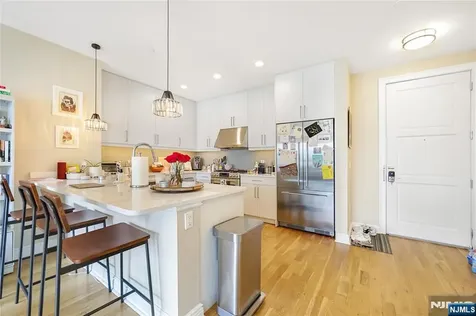 15 Somerset Lane Edgewater NJ 07020