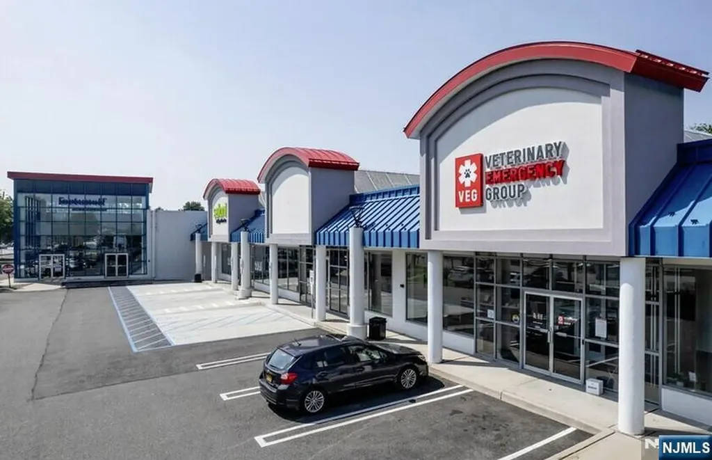 141 Route-17 Paramus NJ 07652