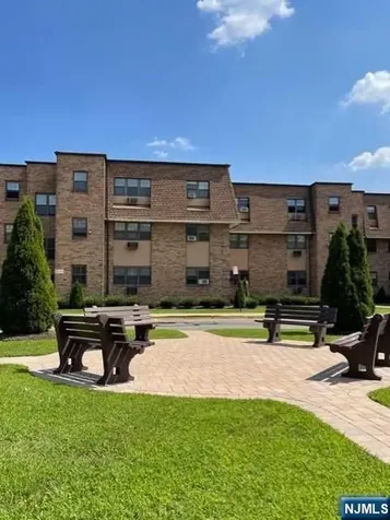 220 Meadow Lane Secaucus NJ 07094