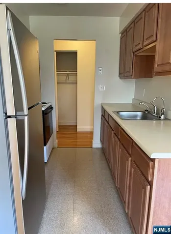220 Meadow Lane Secaucus NJ 07094