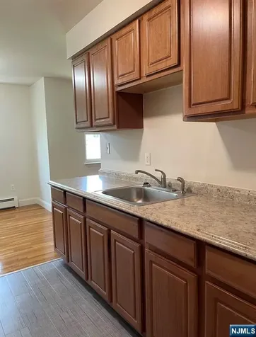 220 Meadow Lane Secaucus NJ 07094