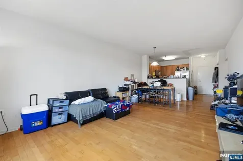 15 Enterprise Court Jersey City NJ 07305