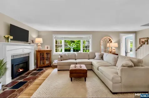 105 Bergen Avenue Waldwick NJ 07463