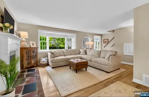 105 Bergen Avenue Waldwick NJ 07463