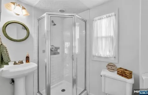 105 Bergen Avenue Waldwick NJ 07463