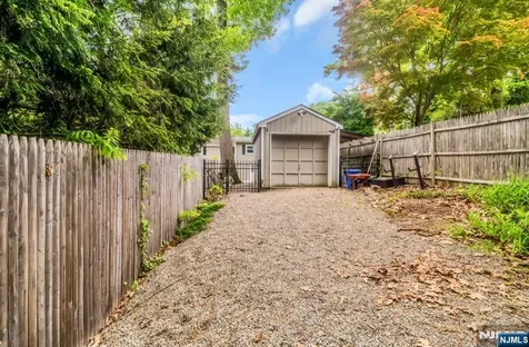 105 Bergen Avenue Waldwick NJ 07463