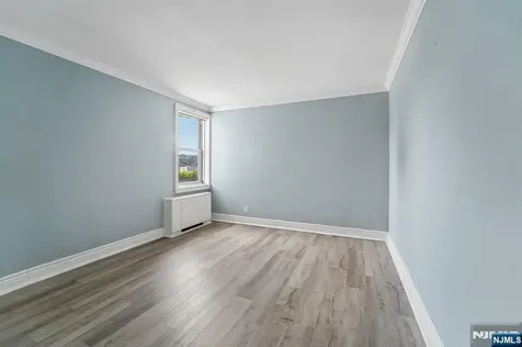 2000 Linwood Avenue Fort Lee NJ 07024