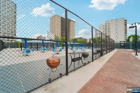 2000 Linwood Avenue Fort Lee NJ 07024