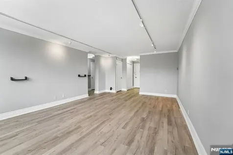 2000 Linwood Avenue Fort Lee NJ 07024