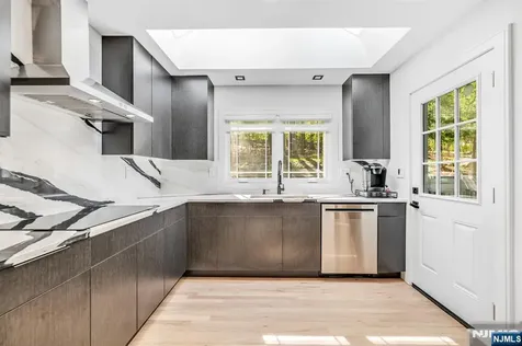 207 Degray Street North Haledon NJ 07508